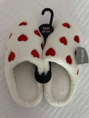 Kirkland Signature White Sherpa Slippers with Red Heart Details
